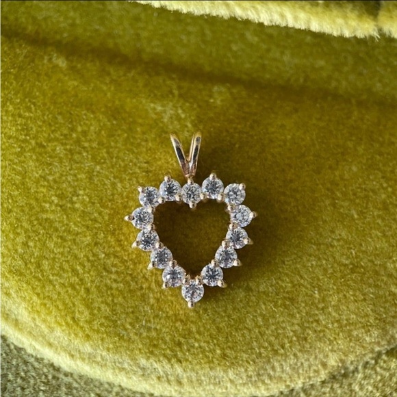 14k solid yellow gold open heart charm / pendant for necklace, diamond simulant - Picture 7 of 9